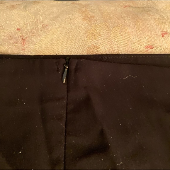 Bustier and matching skirt with a flower 🌺 - Picture 8 of 9